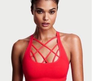 Victora Secret Sport Strappy Sportd bra